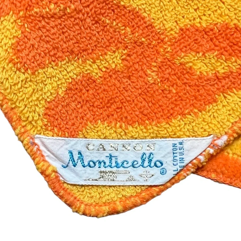 Vintage 70s 60s Monticello Mod MCM Sculpted Yellow Orange Hand Wash Towel Set 2